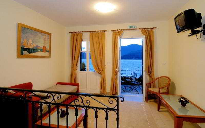 Omirikon Hotel Vathy  Bagian luar foto